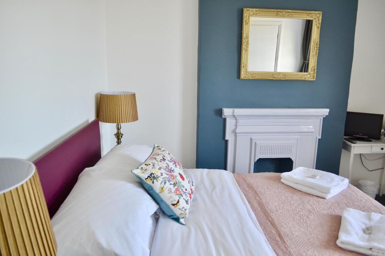 The Nags Head Hotel Lyme Regis Eksteriør billede