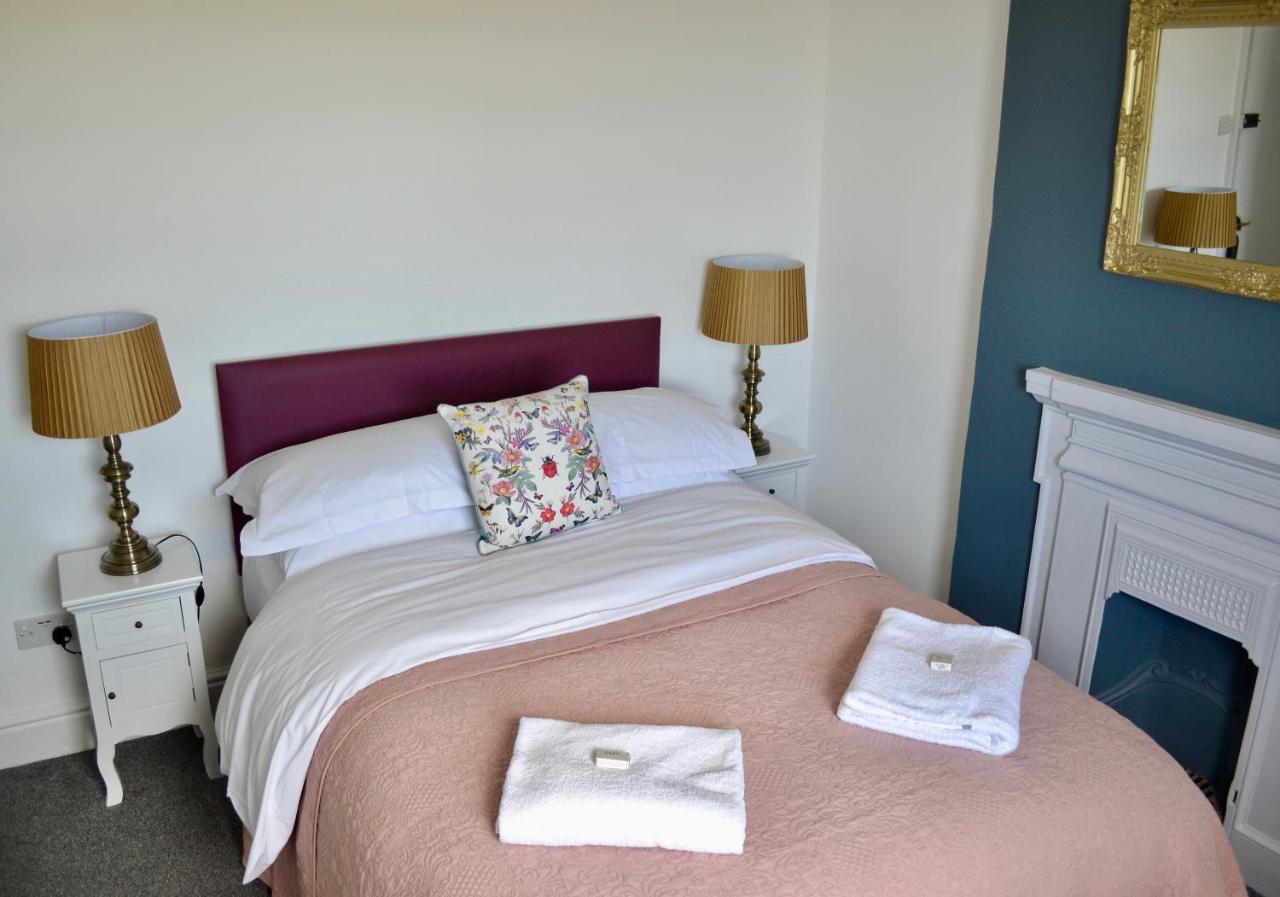 The Nags Head Hotel Lyme Regis Eksteriør billede