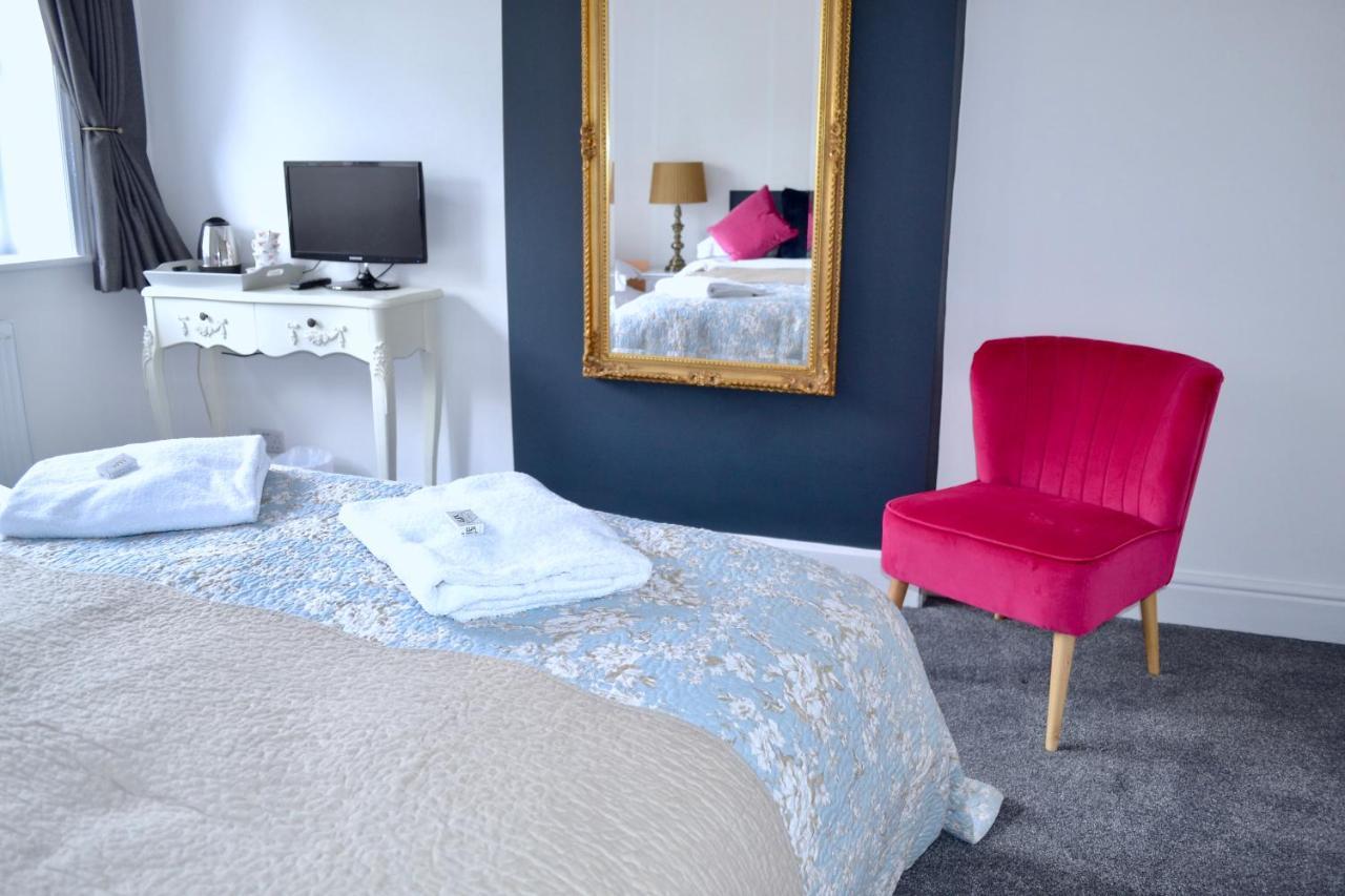 The Nags Head Hotel Lyme Regis Eksteriør billede