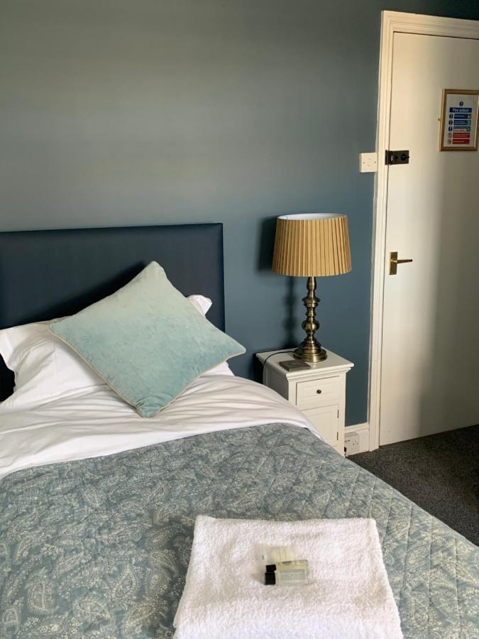 The Nags Head Hotel Lyme Regis Eksteriør billede